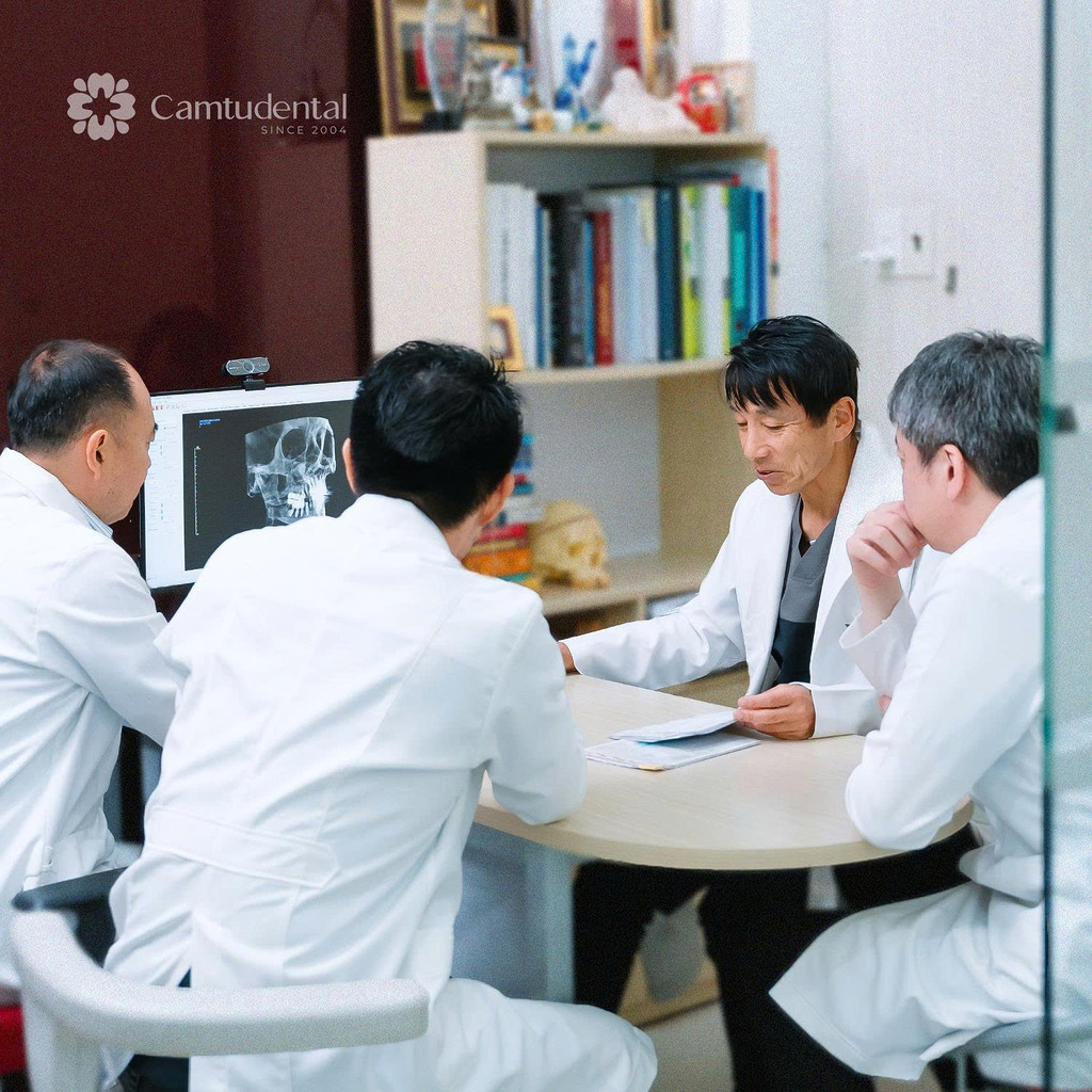 Niềng Răng Thẩm Mỹ: Tất Tần Tật Những Điều Cần Biết Về Niềng Răng 13 đội ngũ bác sĩ nha khoa Cẩm Tú