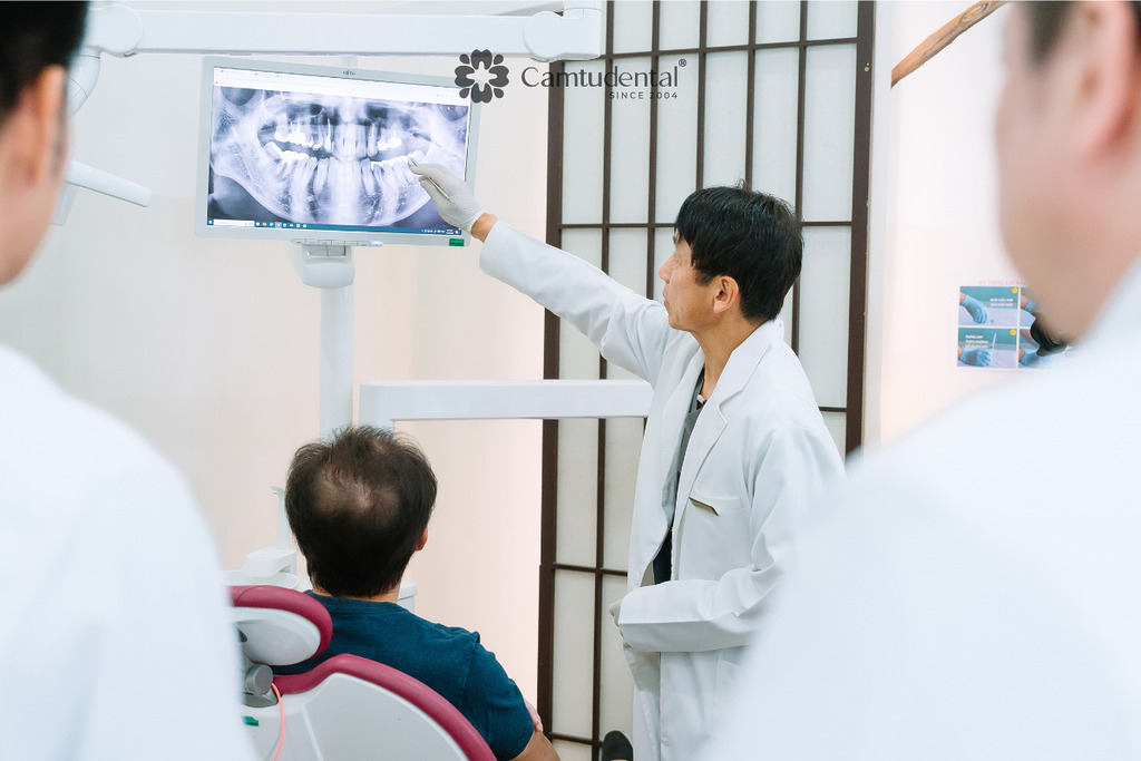 Sứ Mizuguchi tại Cẩm Tú